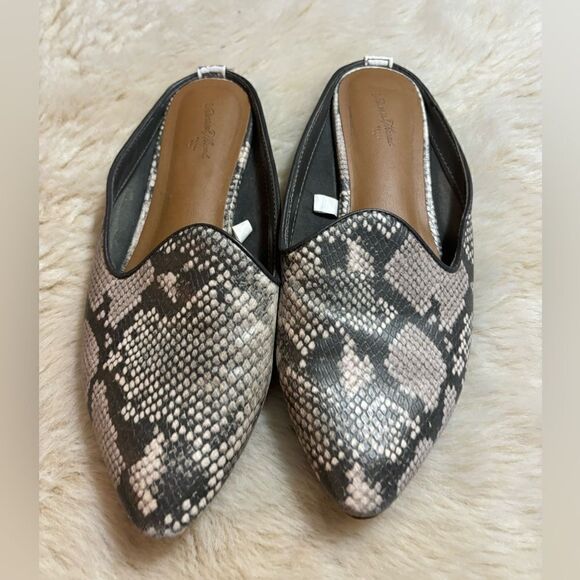 Universal Thread Faux Snakeskin Flats Women's Slip On Shoes Size 9 - Picture 2 of 9